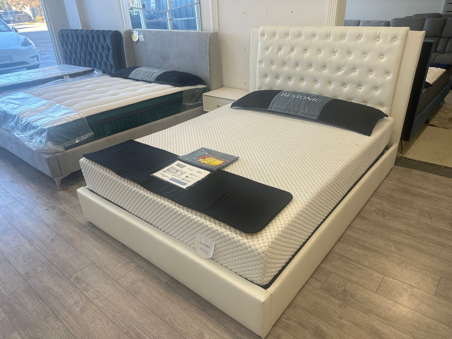 Queen size bed frame - BD106