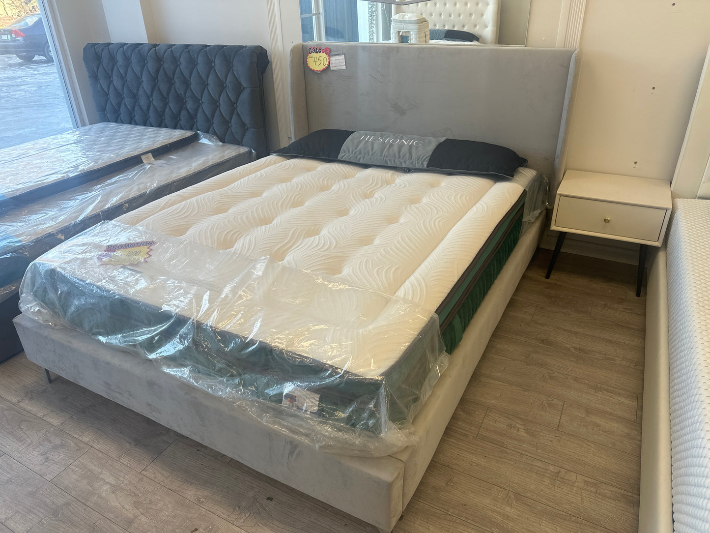 Queen size bed - BD105