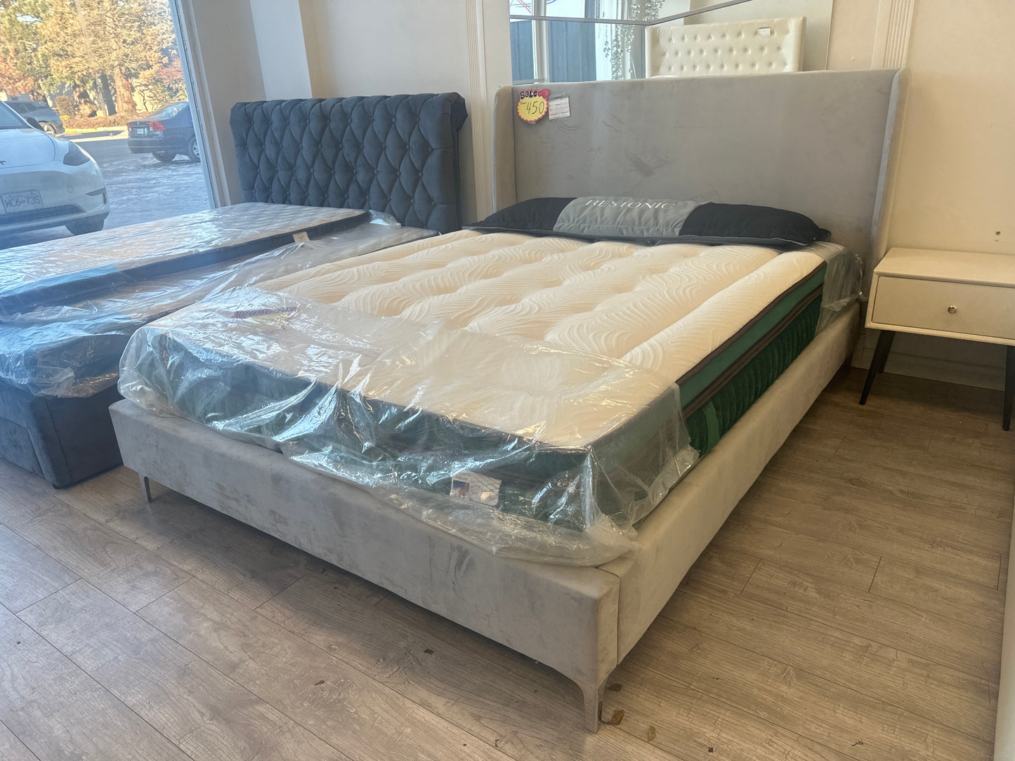 Queen size bed - BD105